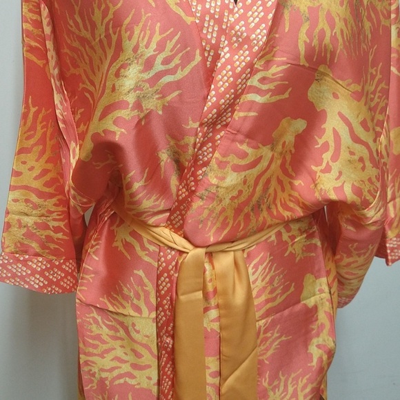 NWT Women’s Printed Wrap Topper Robe with Belt, Coral Size: OS - Picture 3 of 6
